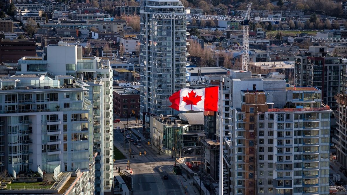 monthly student expenses in Canada budget planning
